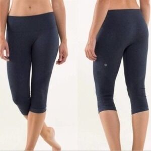 Lululemon In The Flow Crop II Heathered Grey Size 6
